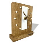 Stehende Eichenholz-Uhr „Natürliche Eleganz“